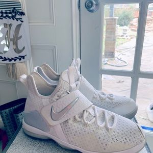 Nike basketball Lebron